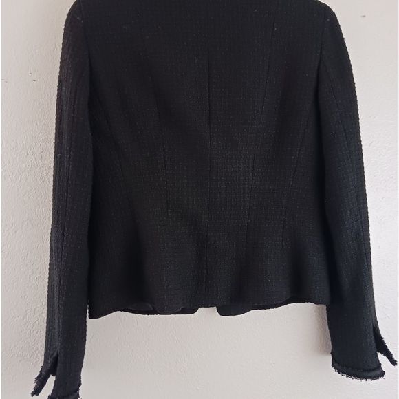 Elie Tahari Black fringe sleeve and neck hem size 4 90% Virginwool - Picture 5 of 5